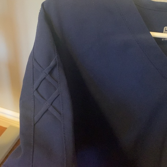 Grey’s Anatomy Scrubs - Picture 5 of 8